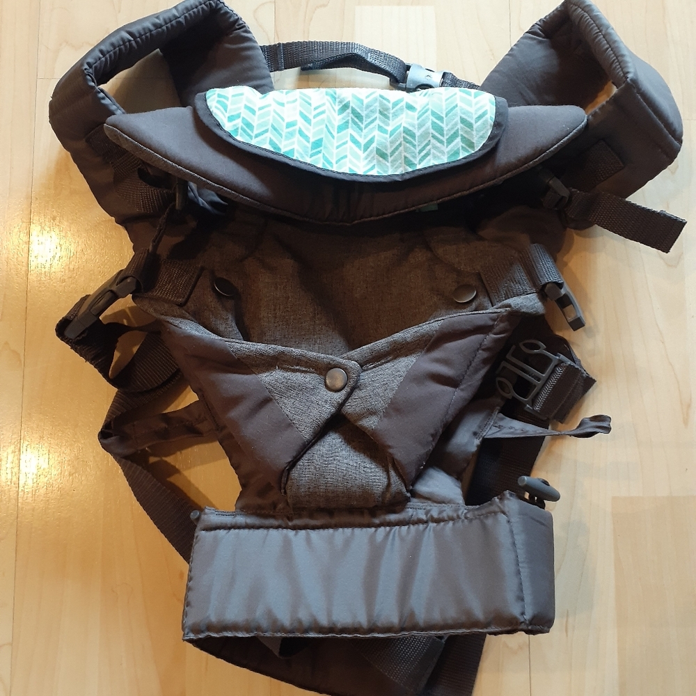 Infantino Flip 4-in-1 Convertible Carrier, Grey